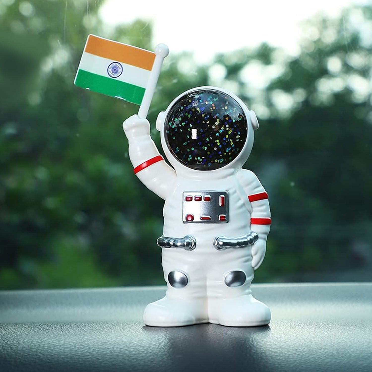 Solar Power Astronaut Ornament Moving Hand with Indian Flag (1 Pc) Solar Power Astronaut Ornament Moving Hand with Indian Flag (1 Pc)